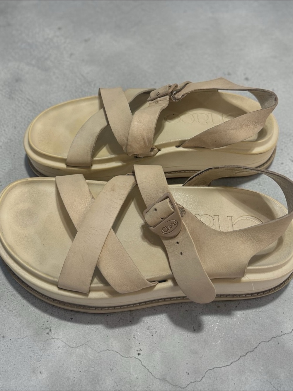 Chaco Women's Strappy Leather Sandals in Cream size 8 - Picture 3 of 8